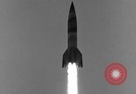Standbild mittellange Aufnahme des A-4-Rakete starten Peenemunde Deutschland, 1942, aus Sekunde 9 historischem Filmmaterial Videoclip 65675078008