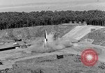 Standbild DEUTSCH A-4 Rakete Peenemunde Deutschland, 1942, aus Sekunde 3 historischem Filmmaterial Videoclip 65675078009