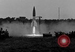 Standbild DEUTSCH A-4 Rakete Peenemunde Deutschland, 1942, aus Sekunde 6 historischem Filmmaterial Videoclip 65675078010