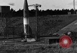 Standbild instabil Kamera Nahaufnahme des deutschen A-4 Rakete starten Peenemunde Deutschland, 1942, aus Sekunde 4 historischem Filmmaterial Videoclip 65675078011