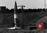 Standbild instabil Kamera Nahaufnahme des deutschen A-4 Rakete starten Peenemunde Deutschland, 1942, aus Sekunde 6 historischem Filmmaterial Videoclip 65675078011