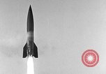 Standbild instabil Kamera Nahaufnahme des deutschen A-4 Rakete starten Peenemunde Deutschland, 1942, aus Sekunde 10 historischem Filmmaterial Videoclip 65675078011