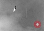 Standbild instabil Kamera Nahaufnahme des deutschen A-4 Rakete starten Peenemunde Deutschland, 1942, aus Sekunde 14 historischem Filmmaterial Videoclip 65675078011