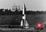 Standbild A-4 Rakete Peenemunde Deutschland, 1942, aus Sekunde 7 historischem Filmmaterial Videoclip 65675078013