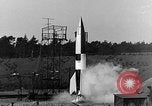 Standbild A-4 Rakete Peenemunde Deutschland, 1942, aus Sekunde 9 historischem Filmmaterial Videoclip 65675078013