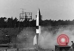 Standbild A-4 Rakete Peenemunde Deutschland, 1942, aus Sekunde 11 historischem Filmmaterial Videoclip 65675078013