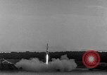 Standbild A-4 Rakete starten Peenemunde Deutschland, 1942, aus Sekunde 14 historischem Filmmaterial Videoclip 65675078016