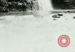 Immagine di Cascate Pagsanjan Isola di Luzon nelle Filippine, 1915, secondo 37 filmato di repertorio 65675078035