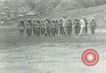 Image Bontoc forer dans les troupes Philippines Bontoc Philippines, 1915, de la seconde 7 séquences d'archives historiques vidéo 65675078045