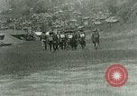 Image Bontoc forer dans les troupes Philippines Bontoc Philippines, 1915, de la seconde 16 séquences d'archives historiques vidéo 65675078045