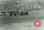 Image Bontoc forer dans les troupes Philippines Bontoc Philippines, 1915, de la seconde 18 séquences d'archives historiques vidéo 65675078045