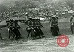 Image Bontoc forer dans les troupes Philippines Bontoc Philippines, 1915, de la seconde 26 séquences d'archives historiques vidéo 65675078045