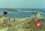 Standbild bombardiert Wellenbrecher Italien, 1944, aus Sekunde 9 historischem Filmmaterial Videoclip 65675078061