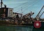 Standbild bombardiert Wellenbrecher Italien, 1944, aus Sekunde 18 historischem Filmmaterial Videoclip 65675078061