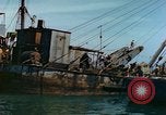 Standbild bombardiert Wellenbrecher Italien, 1944, aus Sekunde 20 historischem Filmmaterial Videoclip 65675078061