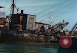 Standbild bombardiert Wellenbrecher Italien, 1944, aus Sekunde 21 historischem Filmmaterial Videoclip 65675078061