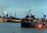 Standbild bombardiert Wellenbrecher Italien, 1944, aus Sekunde 35 historischem Filmmaterial Videoclip 65675078061