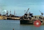 Standbild bombardiert Wellenbrecher Italien, 1944, aus Sekunde 38 historischem Filmmaterial Videoclip 65675078061