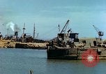 Standbild bombardiert Wellenbrecher Italien, 1944, aus Sekunde 39 historischem Filmmaterial Videoclip 65675078061