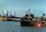 Standbild bombardiert Wellenbrecher Italien, 1944, aus Sekunde 40 historischem Filmmaterial Videoclip 65675078061