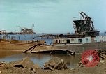 Standbild bombardiert Wellenbrecher Italien, 1944, aus Sekunde 51 historischem Filmmaterial Videoclip 65675078061