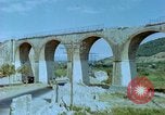 Standbild motor Transportbrücke Italien, 1944, aus Sekunde 4 historischem Filmmaterial Videoclip 65675078069