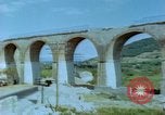 Standbild motor Transportbrücke Italien, 1944, aus Sekunde 5 historischem Filmmaterial Videoclip 65675078069