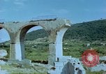 Standbild motor Transportbrücke Italien, 1944, aus Sekunde 6 historischem Filmmaterial Videoclip 65675078069