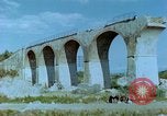 Standbild motor Transportbrücke Italien, 1944, aus Sekunde 21 historischem Filmmaterial Videoclip 65675078069