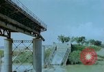Standbild motor Transportbrücke Italien, 1944, aus Sekunde 56 historischem Filmmaterial Videoclip 65675078069