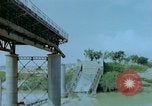 Standbild motor Transportbrücke Italien, 1944, aus Sekunde 57 historischem Filmmaterial Videoclip 65675078069