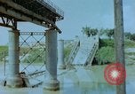Standbild motor Transportbrücke Italien, 1944, aus Sekunde 62 historischem Filmmaterial Videoclip 65675078069