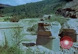 Standbild beschädigt Bahnstrecke Italien, 1944, aus Sekunde 12 historischem Filmmaterial Videoclip 65675078070
