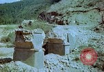 Standbild beschädigt Bahnstrecke Italien, 1944, aus Sekunde 16 historischem Filmmaterial Videoclip 65675078070