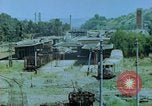 Standbild beschädigt Bahnstrecke Italien, 1944, aus Sekunde 39 historischem Filmmaterial Videoclip 65675078070
