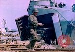 Standbild Landing Ship Tank Frankreich, 1944, aus Sekunde 55 historischem Filmmaterial Videoclip 65675078086