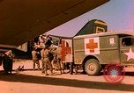 Standbild verletzte Soldaten Frankreich, 1944, aus Sekunde 10 historischem Filmmaterial Videoclip 65675078087