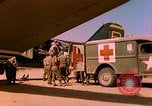 Standbild verletzte Soldaten Frankreich, 1944, aus Sekunde 12 historischem Filmmaterial Videoclip 65675078087
