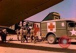 Standbild verletzte Soldaten Frankreich, 1944, aus Sekunde 15 historischem Filmmaterial Videoclip 65675078087