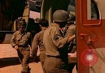 Standbild verletzte Soldaten Frankreich, 1944, aus Sekunde 16 historischem Filmmaterial Videoclip 65675078087