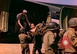 Standbild verletzte Soldaten Frankreich, 1944, aus Sekunde 24 historischem Filmmaterial Videoclip 65675078087