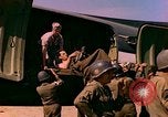 Standbild verletzte Soldaten Frankreich, 1944, aus Sekunde 25 historischem Filmmaterial Videoclip 65675078087