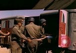 Standbild verletzte Soldaten Frankreich, 1944, aus Sekunde 44 historischem Filmmaterial Videoclip 65675078087