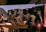 Standbild verletzte Soldaten Frankreich, 1944, aus Sekunde 49 historischem Filmmaterial Videoclip 65675078087