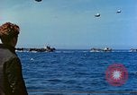 Standbild alliierte Invasion im Englischen Kanal, 1944, aus Sekunde 15 historischem Filmmaterial Videoclip 65675078096