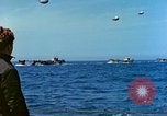 Standbild alliierte Invasion im Englischen Kanal, 1944, aus Sekunde 17 historischem Filmmaterial Videoclip 65675078096