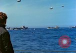 Standbild alliierte Invasion im Englischen Kanal, 1944, aus Sekunde 20 historischem Filmmaterial Videoclip 65675078096
