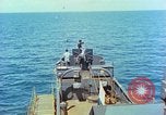 Standbild Kirche Service im Englischen Kanal, 1944, aus Sekunde 20 historischem Filmmaterial Videoclip 65675078097