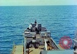 Standbild Kirche Service im Englischen Kanal, 1944, aus Sekunde 22 historischem Filmmaterial Videoclip 65675078097