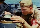 Standbild Kirche Service im Englischen Kanal, 1944, aus Sekunde 24 historischem Filmmaterial Videoclip 65675078097